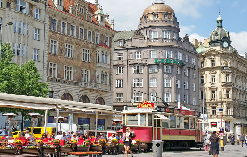Praga w maju na Placu Wacława