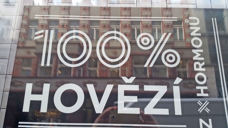 sign in czech saying 100% hovezi which means 100% beef