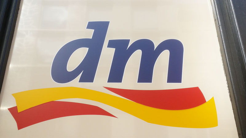 prague drugstore logo dm