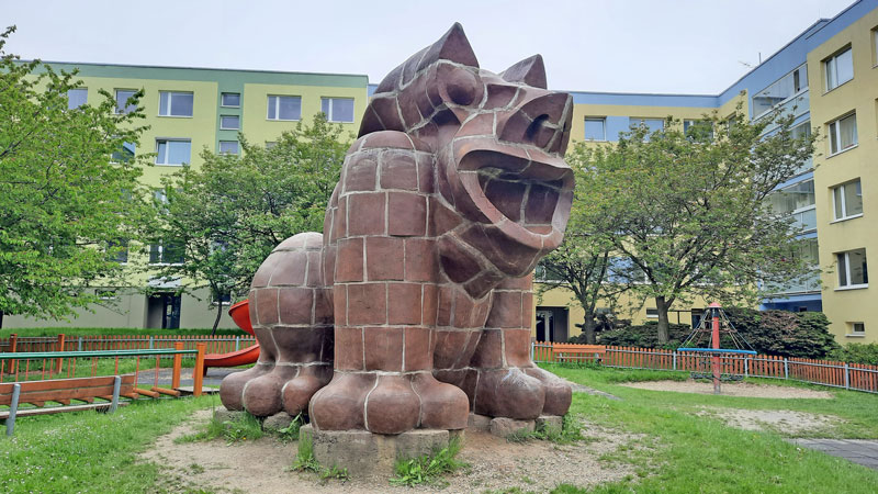 jaroslav rona terracotta sculpture called oscar