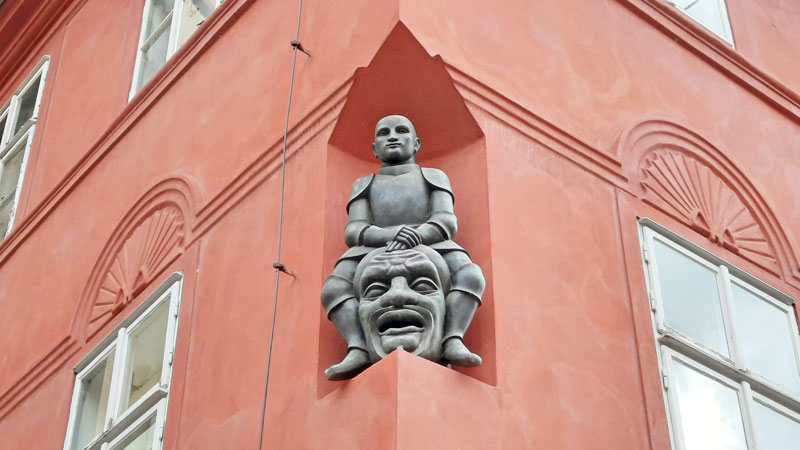 jaroslav rona art sculpture called david and goliath in the czech town of cheb