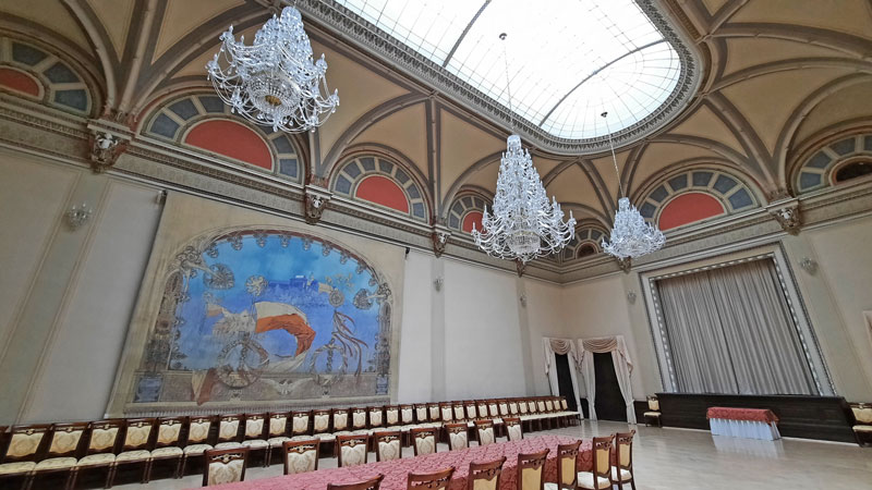 the main hall at zbiroh castle where alfons mucha painted the slav epic