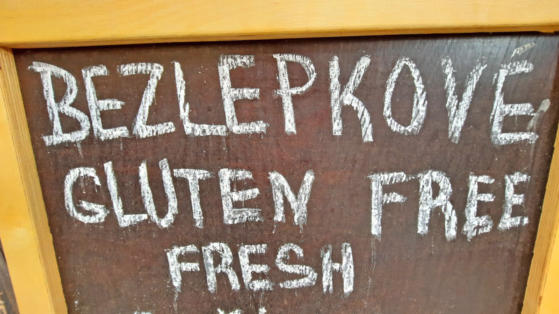 prague gluten free sign written in czech and english