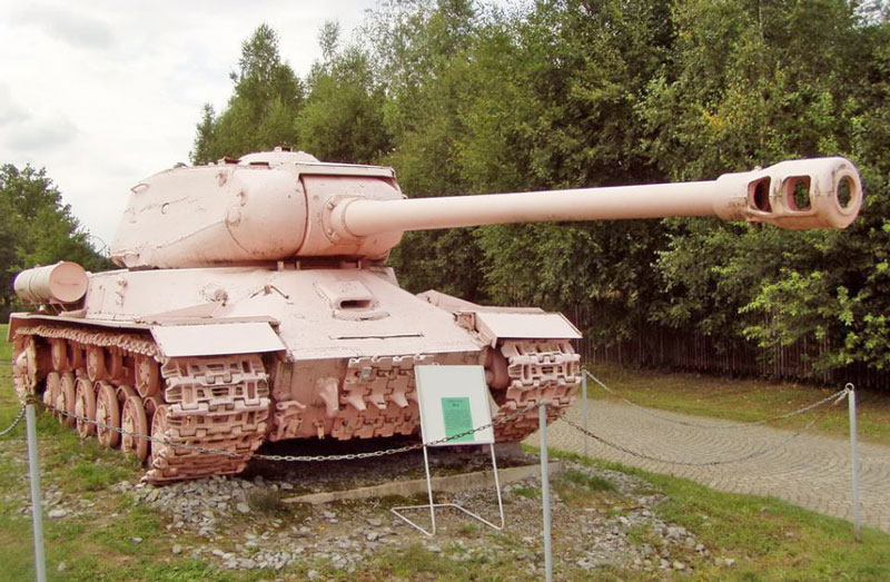 soviet tankers memorial is2 tank painted pink at the army technical museum