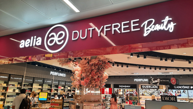 aelia prague airport duty free cosmetics shop