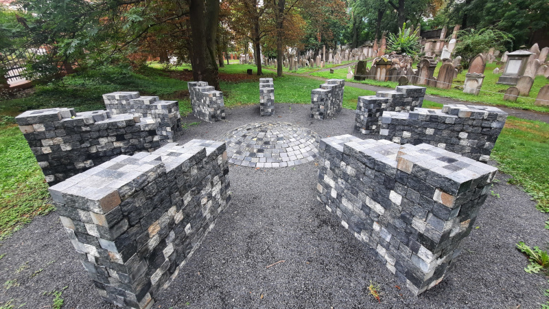 return of the stones memorial in prague zizkov old jewish cemetery