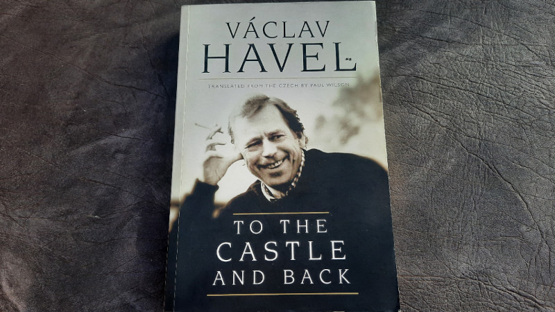 book cover to the castle and back by vaclav havel